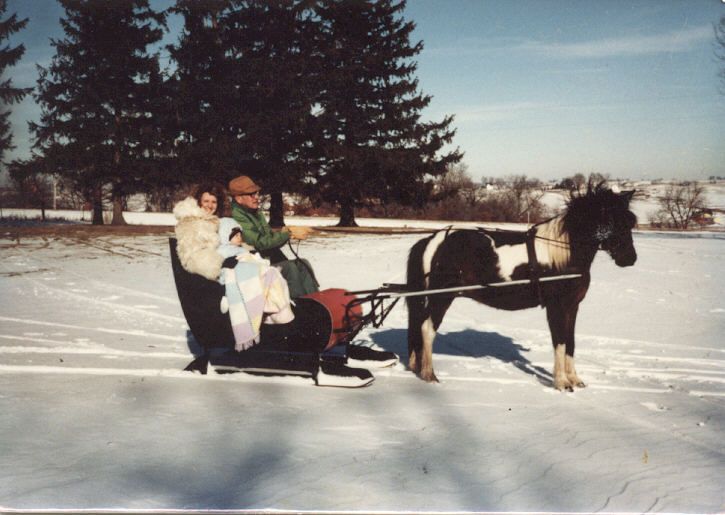 12762-125-1985-sleigh-ride-jan-bill-kathy-alex.jpg