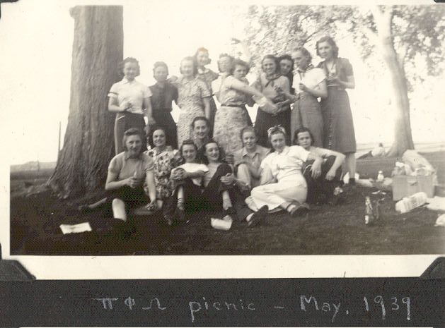 12760-051-1939-05-picnic.jpg